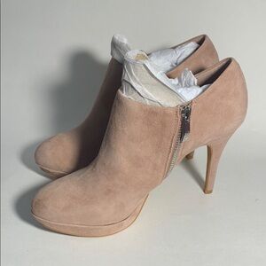 Vince Camuto Women's Elvin Bootie - Size 8